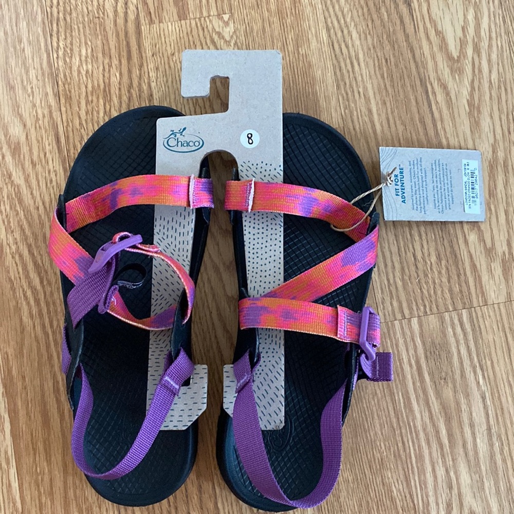 Chaco women’s size 8 NWT pink and purple